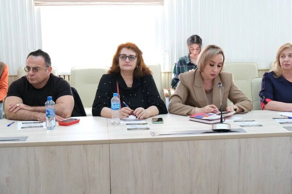 В администрации Ялты состоялось расширенное совещание, объединившее представителей власти, национально-культурных объединений, религиозных организаций и активистов В администрации Ялты состоялось расширенное совещание, объединившее представителей власти, национально-культурных объединений, религиозных организаций и активистов