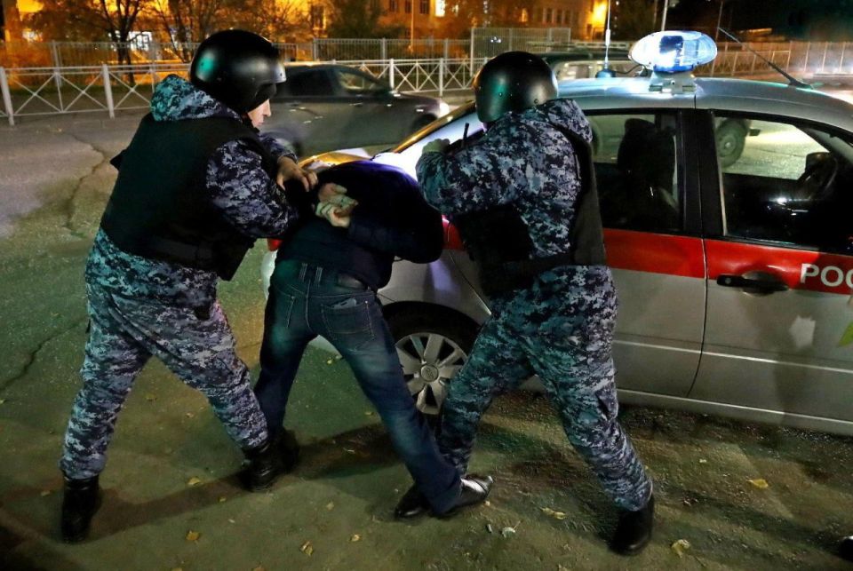 В Симферополе росгвардейцы задержали по горячим следам подозреваемого в краже