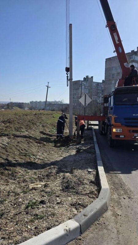 Специалисты предприятия «Горсвет-Керчь» начали масштабные работы на новой дороге, соединяющей ул. Марата и Куль-Обинское шоссе Специалисты предприятия «Горсвет-Керчь» начали масштабные работы на новой дороге, соединяющей ул. Марата и Куль-Обинское шоссе