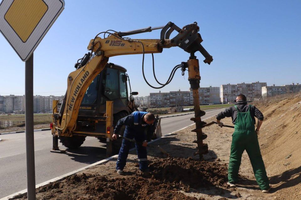 Специалисты предприятия «Горсвет-Керчь» начали масштабные работы на новой дороге, соединяющей ул. Марата и Куль-Обинское шоссе Специалисты предприятия «Горсвет-Керчь» начали масштабные работы на новой дороге, соединяющей ул. Марата и Куль-Обинское шоссе