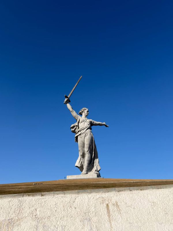 Анастасия Гридчина: Сегодня в Волгограде делегация автопробега «Крым-Россия! Навсегда!» совместно с байкерами клуба «Ночные волки» под руководством Александра Залдастанова (Хирург) посетила Мемориальный комплекс «Героям... Анастасия Гридчина: Сегодня в Волгограде делегация автопробега «Крым-Россия! Навсегда!» совместно с байкерами клуба «Ночные волки» под руководством Александра Залдастанова (Хирург) посетила Мемориальный комплекс «Героям...