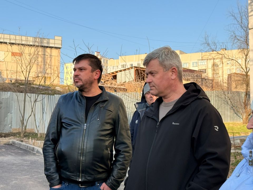 В Керчи продолжаются регулярные выездные встречи с жителями многоквартирных домов В Керчи продолжаются регулярные выездные встречи с жителями многоквартирных домов