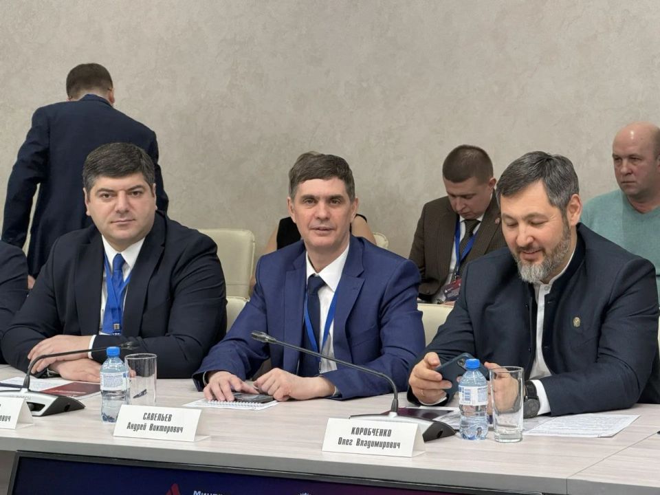 Министр промышленности и торговли Республики Крым Анушаван Агаджанян принял участие в координационном Совете по промышленности, который прошёл в Омске под руководством министра промышленности и торговли Российской Федерации... Министр промышленности и торговли Республики Крым Анушаван Агаджанян принял участие в координационном Совете по промышленности, который прошёл в Омске под руководством министра промышленности и торговли Российской Федерации...