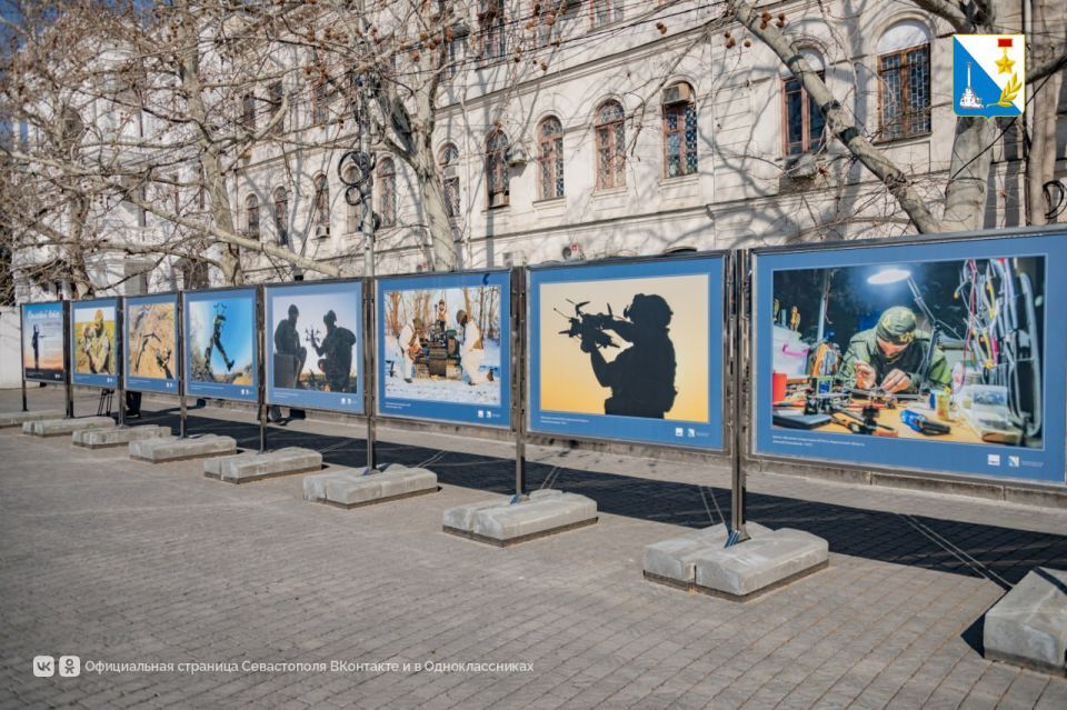 В Севастополе открылась выставка «Крылатый ветер на защите страны» В Севастополе открылась выставка «Крылатый ветер на защите страны»