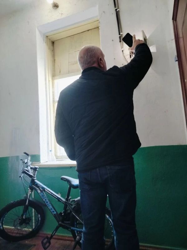 В Керчи продолжаются регулярные выездные встречи с жителями многоквартирных домов В Керчи продолжаются регулярные выездные встречи с жителями многоквартирных домов