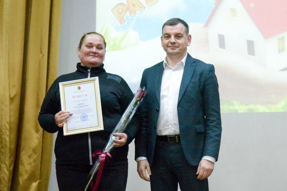 Александр Юрьев: В преддверии профессионального праздника поздравили работников бытового обслуживания и сферы жилищно-коммунального хозяйства Евпатории Александр Юрьев: В преддверии профессионального праздника поздравили работников бытового обслуживания и сферы жилищно-коммунального хозяйства Евпатории