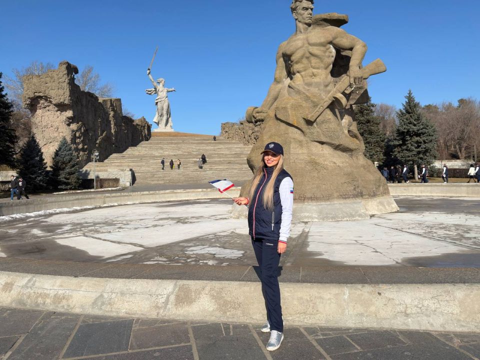 Анастасия Гридчина: Сегодня в Волгограде делегация автопробега «Крым-Россия! Навсегда!» совместно с байкерами клуба «Ночные волки» под руководством Александра Залдастанова (Хирург) посетила Мемориальный комплекс «Героям... Анастасия Гридчина: Сегодня в Волгограде делегация автопробега «Крым-Россия! Навсегда!» совместно с байкерами клуба «Ночные волки» под руководством Александра Залдастанова (Хирург) посетила Мемориальный комплекс «Героям...