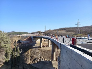 Четырехполосная трасса в обход Алушты уже готова на 80%