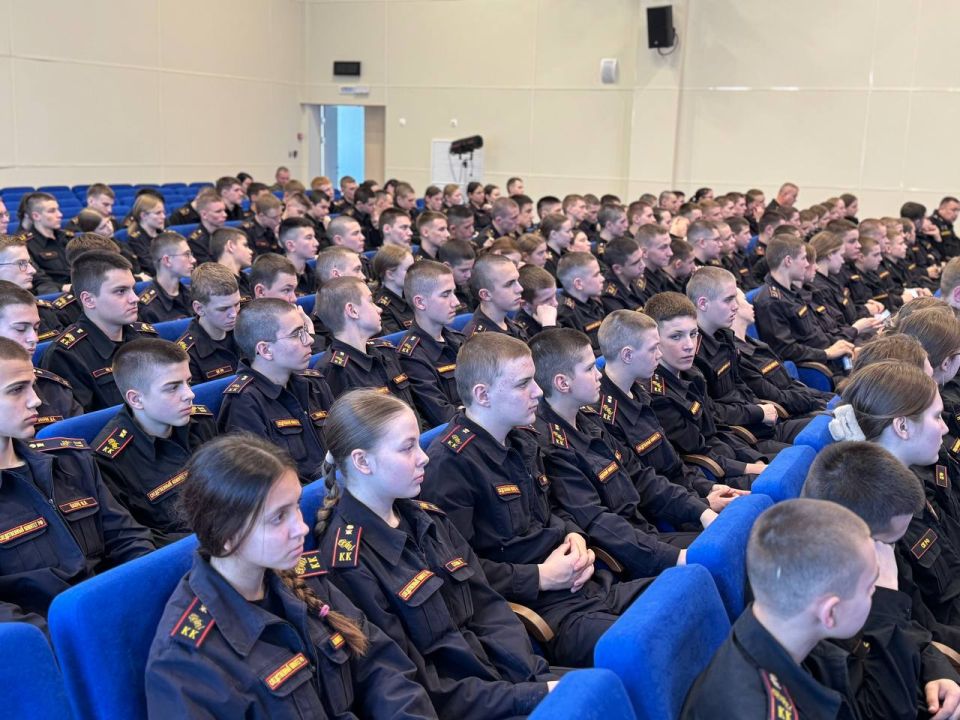 Госавтоинспекция Севастополя организовала урок дорожной безопасности для будущих следователей Госавтоинспекция Севастополя организовала урок дорожной безопасности для будущих следователей