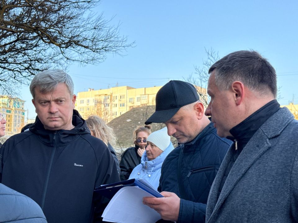 В Керчи продолжаются регулярные выездные встречи с жителями многоквартирных домов В Керчи продолжаются регулярные выездные встречи с жителями многоквартирных домов