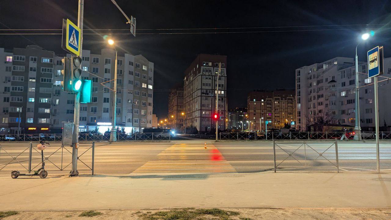 В Севастополе водитель без номеров сбил девочку на самокате и скрылся