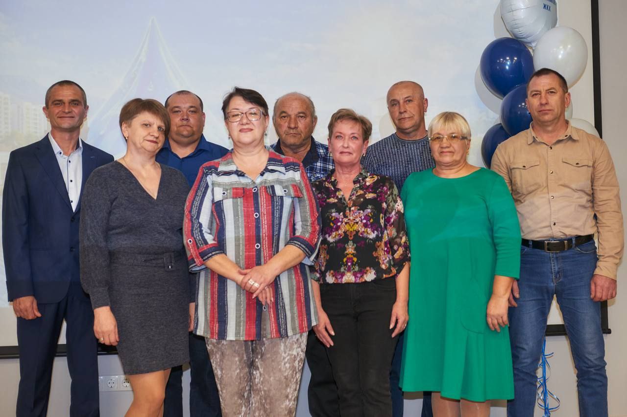 Поздравляю с Днём работников бытового обслуживания и жилищно-коммунального хозяйства!