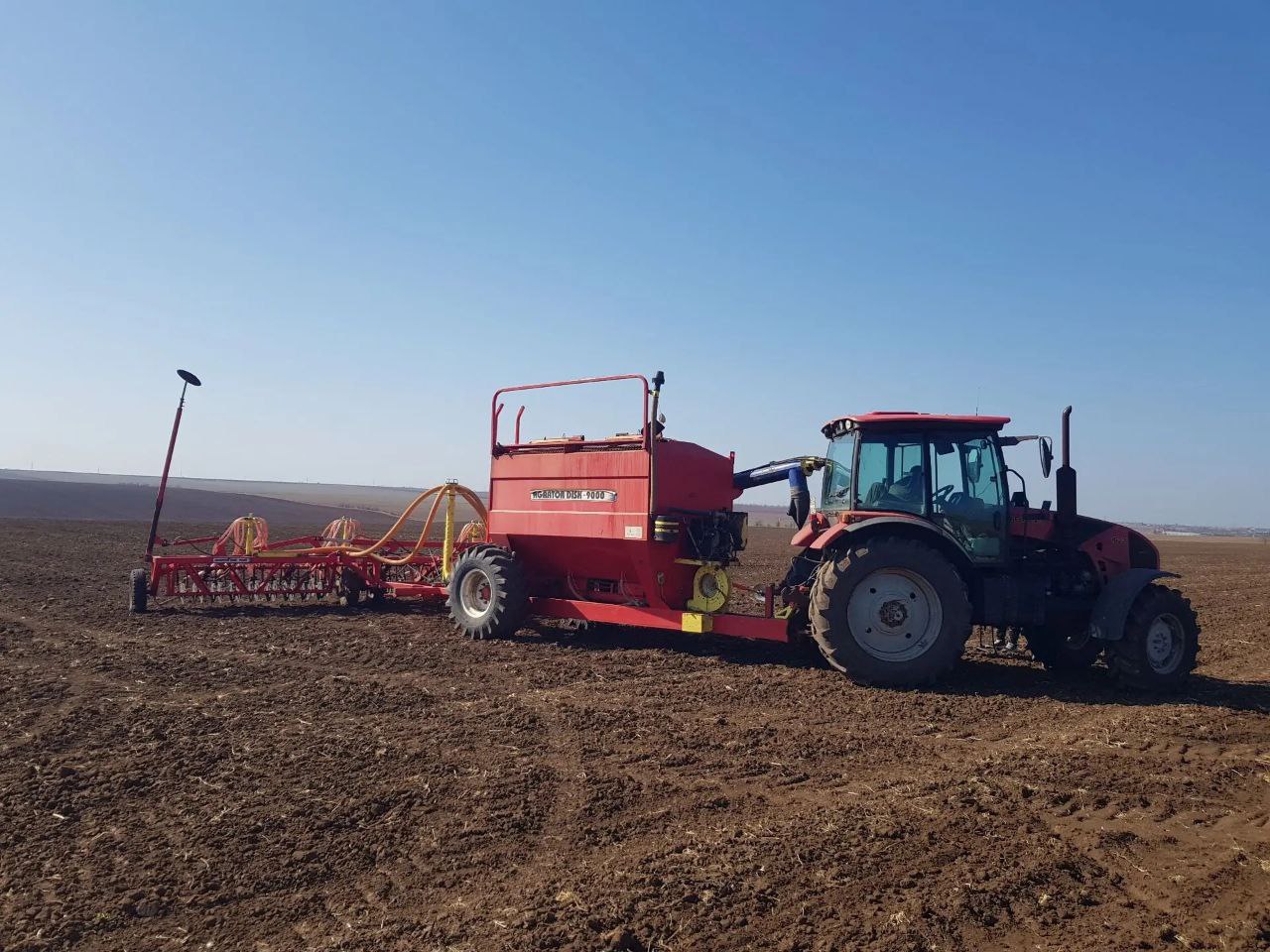 Аграрии района активно включились в яровой сев Аграрии района активно включились в яровой сев