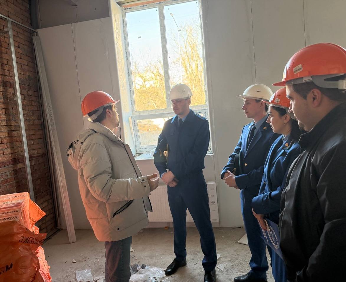 Прокуратурой Центрального района города Симферополя осуществляется надзорное сопровождение мероприятий национального проекта «Продолжительная и активная жизнь» по созданию на базе Симферопольской городской клинической... Прокуратурой Центрального района города Симферополя осуществляется надзорное сопровождение мероприятий национального проекта «Продолжительная и активная жизнь» по созданию на базе Симферопольской городской клинической...