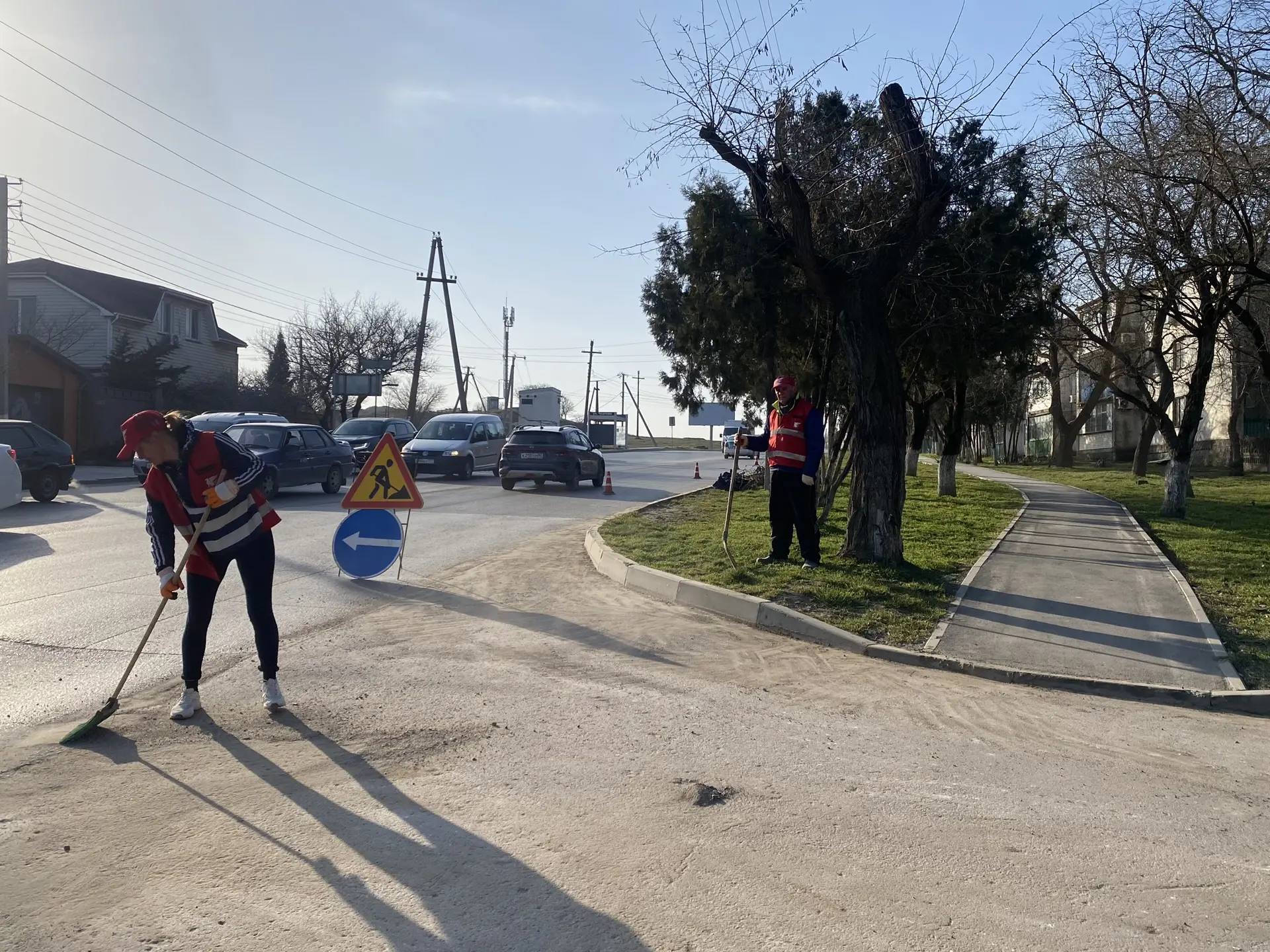 Рабочая неделя в Керчи началась с уборки городских территорий Рабочая неделя в Керчи началась с уборки городских территорий