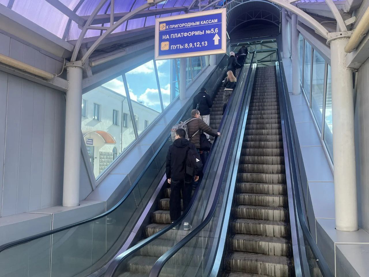 В Крыму после вмешательства прокуратуры устранена неисправность эскалатора на железнодорожном вокзале