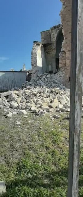 В Феодосии рухнула часть Храма Архангелов Михаила и Гавриила