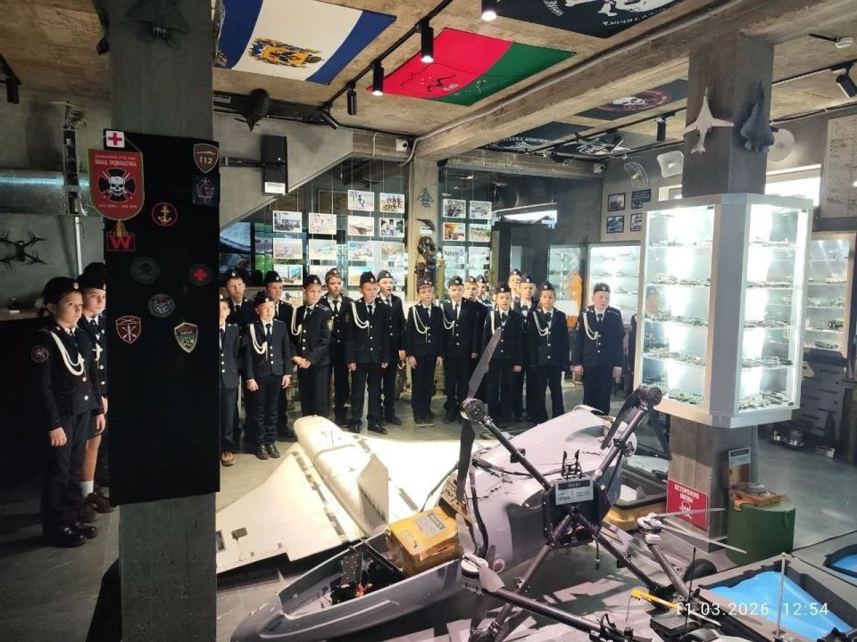 �������� 4-� ������ ���� ������-����� �3 ��. �.�. ��������� ������ � �������� ������������� ���������� �������� ������ �������� ���������� �����, ����������� �������� ����������� ������� ��������