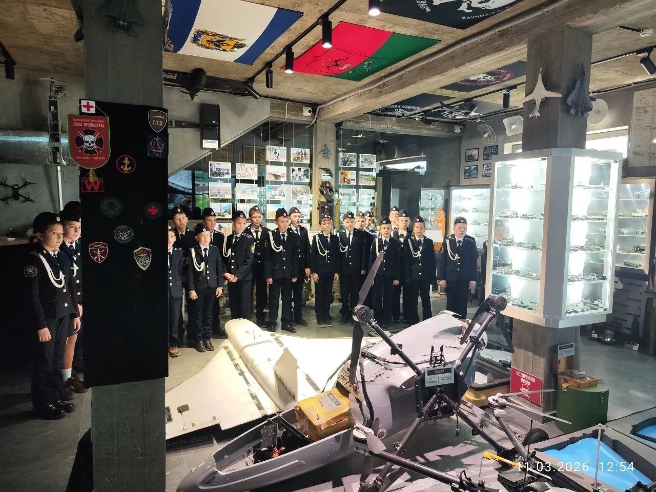 Учащиеся 4-К класса МБОУ «Школа-лицей №3 им. А.С. Макаренко» вместе с классным руководителем Екатериной Юрьевной Грицан посетили уникальный музей, посвящённый событиям Специальной военной операции Учащиеся 4-К класса МБОУ «Школа-лицей №3 им. А.С. Макаренко» вместе с классным руководителем Екатериной Юрьевной Грицан посетили уникальный музей, посвящённый событиям Специальной военной операции