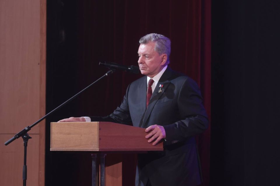 � ����� 12-� ��������� ������������� ����������� � ������������� ����� � ������� � ���������� ������ ������������� �����������