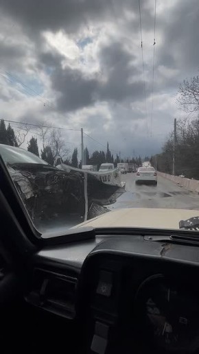 Очевидцы сообщают о серьёзном ДТП на трассе Алушта – Ялта в районе «Артека»