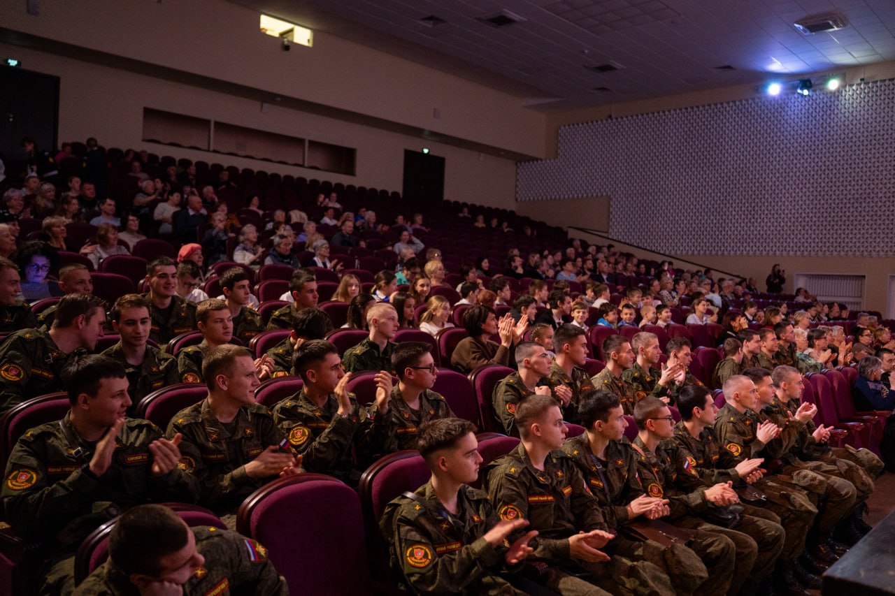В Симферополе прошел грандиозный концерт с участием ветеранов спецоперации В Симферополе прошел грандиозный концерт с участием ветеранов спецоперации