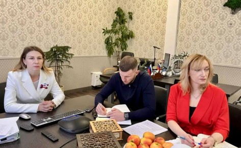 Заместители министра экологии и природных ресурсов Республики Крым Наталья Лисовская и Павел Чаговец приняли участие в совещании под руководством заместителя Председателя Совета министров Республики Крым Ольги Шевцовой