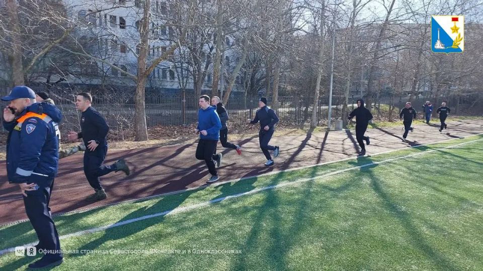 Более 50 севастопольских спасателей подтвердили квалификацию на ежегодной аттестации Более 50 севастопольских спасателей подтвердили квалификацию на ежегодной аттестации