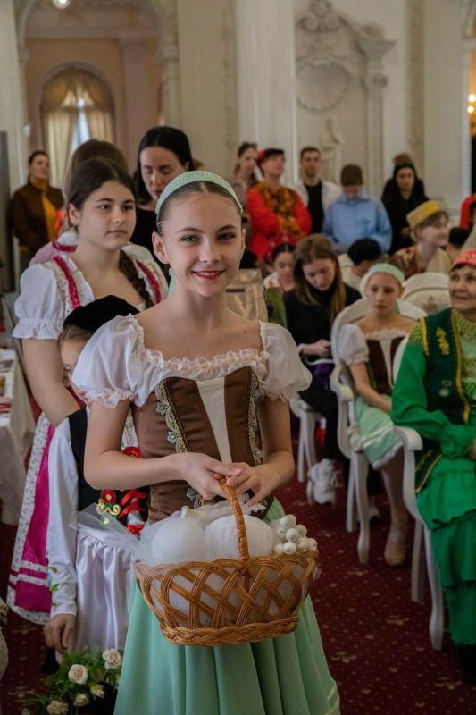 При поддержке Министерства культуры Республики Крым в Ливадийском дворце-музее дан старт Году единства народов России При поддержке Министерства культуры Республики Крым в Ливадийском дворце-музее дан старт Году единства народов России