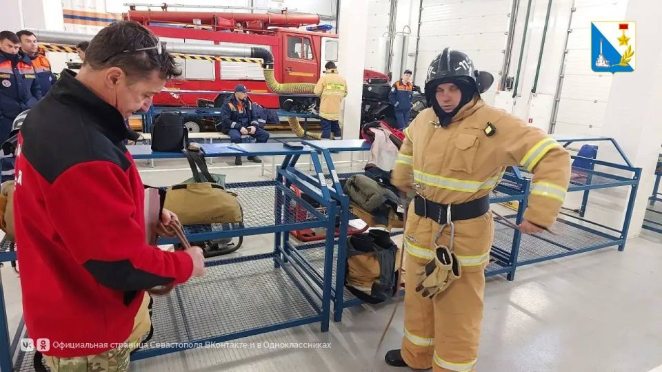 Более 50 севастопольских спасателей подтвердили квалификацию на ежегодной аттестации Более 50 севастопольских спасателей подтвердили квалификацию на ежегодной аттестации