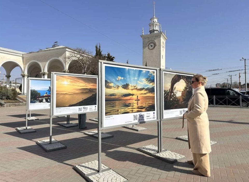 В Симферополе открылась фотовыставка «Крым в моем сердце» В Симферополе открылась фотовыставка «Крым в моем сердце»