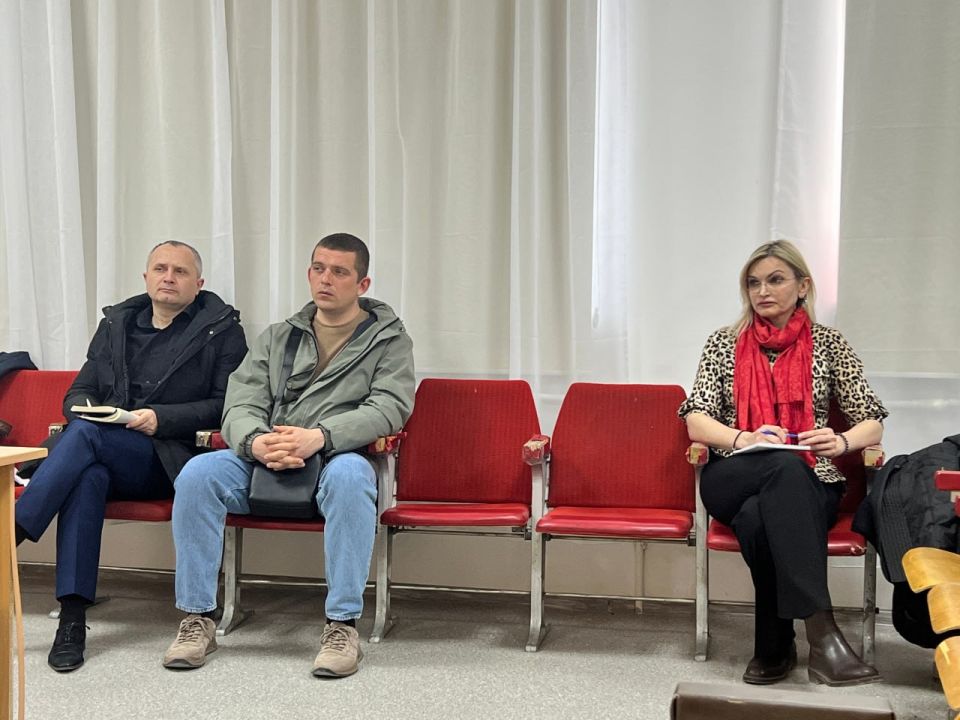Василий Телиженко: Провел встречу с жителями села Перекоп, на которой также присутствовали руководители ресорсоснабжающих предприятий, депутат Армянского городского совета, руководитель профильного структурного подразделения... Василий Телиженко: Провел встречу с жителями села Перекоп, на которой также присутствовали руководители ресорсоснабжающих предприятий, депутат Армянского городского совета, руководитель профильного структурного подразделения...