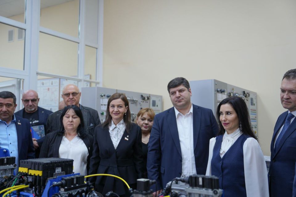 В Крымском инженерно-педагогическом университете имени Февзи Якубова состоялось выездное заседание Комитета Госсовета Крыма по промышленности, торговле и предпринимательству В Крымском инженерно-педагогическом университете имени Февзи Якубова состоялось выездное заседание Комитета Госсовета Крыма по промышленности, торговле и предпринимательству