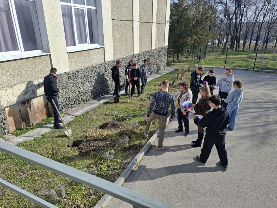 Белогорский филиал ГБУРК "Крыммелиоводхоз": акция «Из Крыма и Севастополя с любовью»# Белогорский филиал ГБУРК "Крыммелиоводхоз": акция «Из Крыма и Севастополя с любовью»#