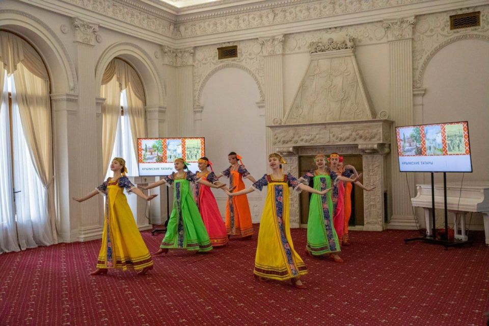 При поддержке Министерства культуры Республики Крым в Ливадийском дворце-музее дан старт Году единства народов России При поддержке Министерства культуры Республики Крым в Ливадийском дворце-музее дан старт Году единства народов России
