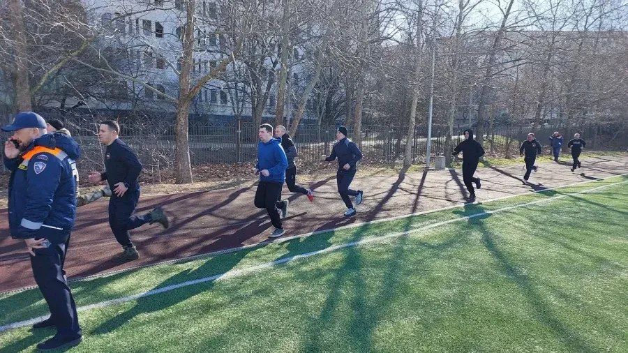 Более 50 севастопольских спасателей прошли ежегодную аттестацию Более 50 севастопольских спасателей прошли ежегодную аттестацию