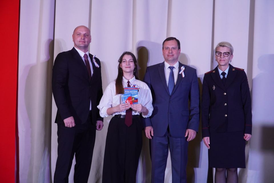 В культурном центре имени Богатикова состоялось торжественное собрание, посвященное Дню Общекрымского референдума 2014 года и Дню воссоединения Крыма с Россией В культурном центре имени Богатикова состоялось торжественное собрание, посвященное Дню Общекрымского референдума 2014 года и Дню воссоединения Крыма с Россией