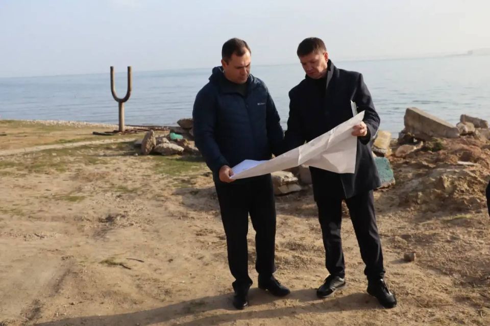 Глава администрации Керчи Олег Каторгин провел выездную встречу с представителем компании-подрядчика по вопросу благоустройства общественной территории «Зона отдыха «Сморжевского» Глава администрации Керчи Олег Каторгин провел выездную встречу с представителем компании-подрядчика по вопросу благоустройства общественной территории «Зона отдыха «Сморжевского»