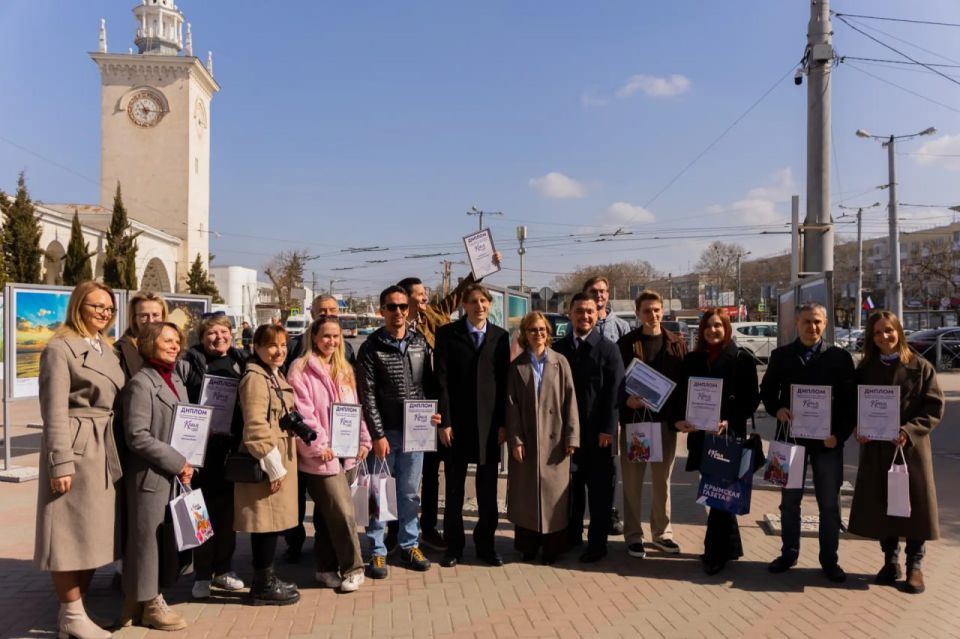 В Симферополе открылась фотовыставка «Крым в моем сердце» В Симферополе открылась фотовыставка «Крым в моем сердце»