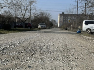 Игорь Ивин: Уважаемые жители города!. В связи с участившимися жалобами на качество грейдирования дорог в субботу и в воскресенье лично проехал улицы города