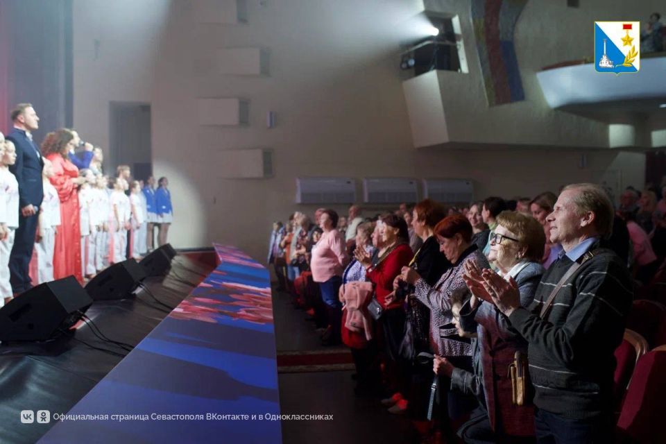 Во дворце культуры рыбаков прошёл праздничный концерт «Символ русской весны — Севастополь!» Во дворце культуры рыбаков прошёл праздничный концерт «Символ русской весны — Севастополь!»
