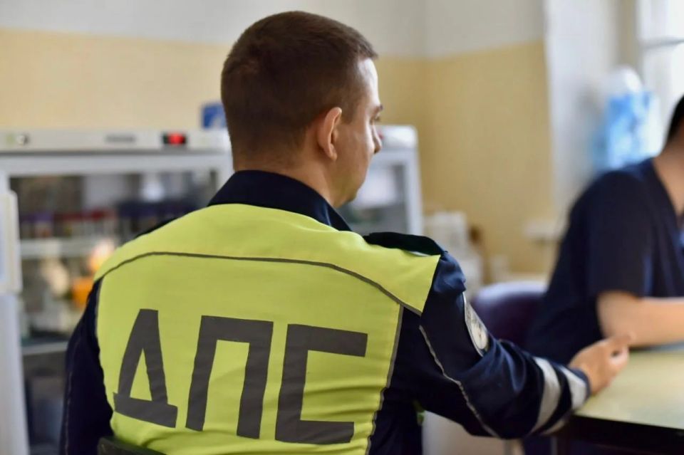 Севастопольские автоинспекторы стали донорами к 12-летию Русской весны Севастопольские автоинспекторы стали донорами к 12-летию Русской весны