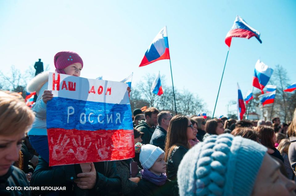 Михаил Развожаев: Дорогие севастопольцы! Двенадцать лет назад Севастополь вернулся домой! Михаил Развожаев: Дорогие севастопольцы! Двенадцать лет назад Севастополь вернулся домой!