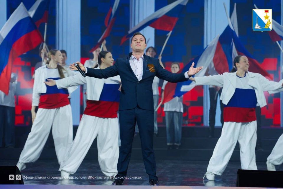 Во дворце культуры рыбаков прошёл праздничный концерт «Символ русской весны — Севастополь!» Во дворце культуры рыбаков прошёл праздничный концерт «Символ русской весны — Севастополь!»