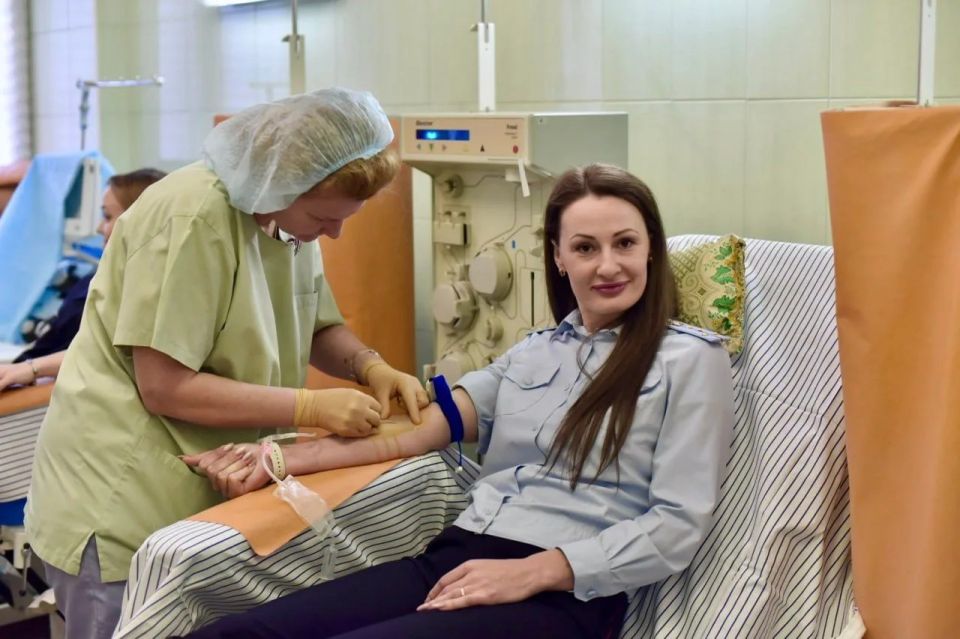 Севастопольские автоинспекторы стали донорами к 12-летию Русской весны Севастопольские автоинспекторы стали донорами к 12-летию Русской весны