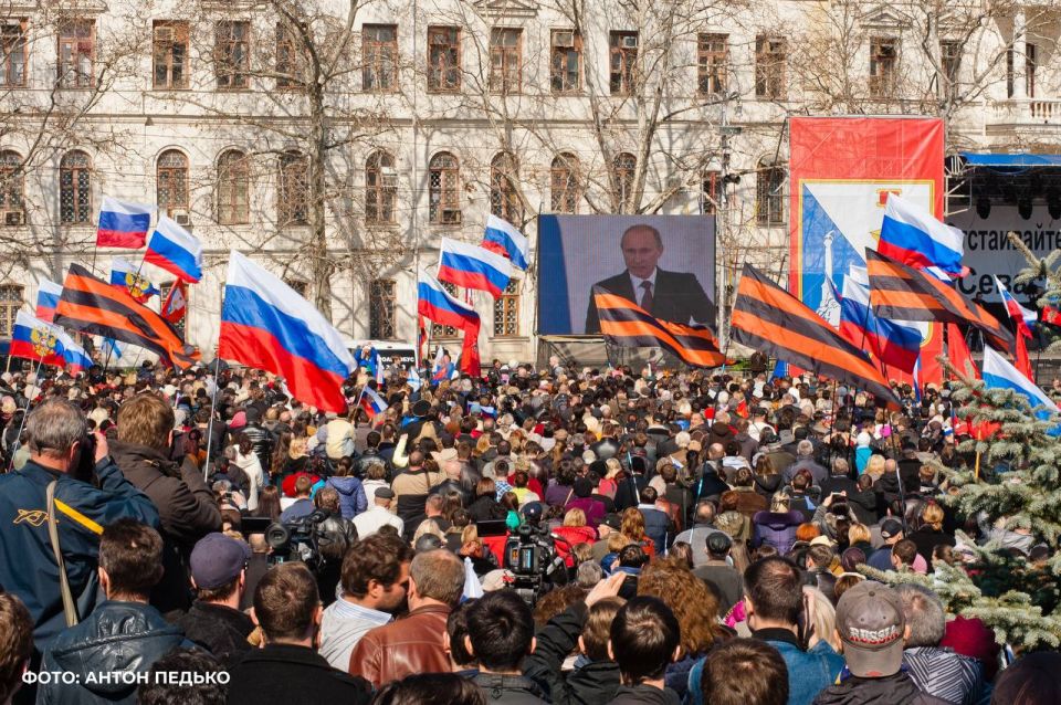 Михаил Развожаев: Дорогие севастопольцы! Двенадцать лет назад Севастополь вернулся домой! Михаил Развожаев: Дорогие севастопольцы! Двенадцать лет назад Севастополь вернулся домой!