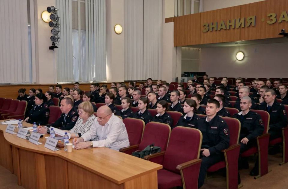 Помощник Министра внутренних дел по Республике Крым Инна Никитина жюрировала в интеллектуальной викторине