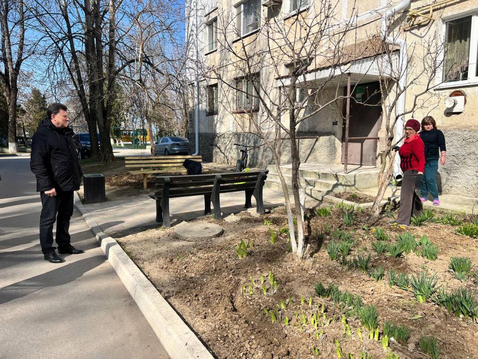 Василий Телиженко: Во время обхода микр.им.Генерала Васильева на предмет санитарного состояния города, был выявлен ряд замечаний в работе управляющей компании, и даны протокольные поручения по их устранению Василий Телиженко: Во время обхода микр.им.Генерала Васильева на предмет санитарного состояния города, был выявлен ряд замечаний в работе управляющей компании, и даны протокольные поручения по их устранению