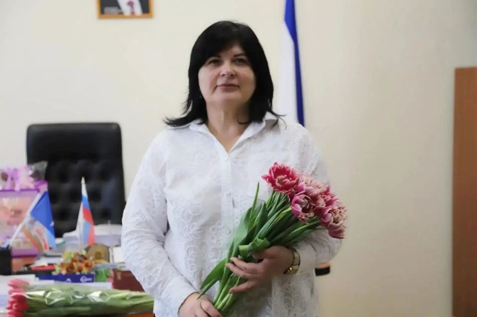 Сегодня свой день рождения отмечает глава администрации Бахчисарайского района Анжелика Ястребова! Сегодня свой день рождения отмечает глава администрации Бахчисарайского района Анжелика Ястребова!