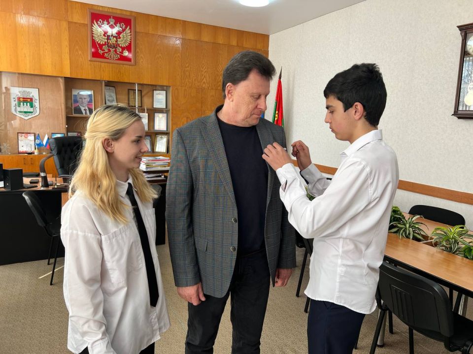 Василий Телиженко: В Армянске прошли мероприятия, посвященные 12-й годовщине возвращения Крыма в состав Российской Федерации Василий Телиженко: В Армянске прошли мероприятия, посвященные 12-й годовщине возвращения Крыма в состав Российской Федерации